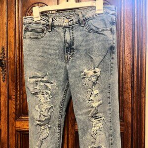 levi's ripped jeans